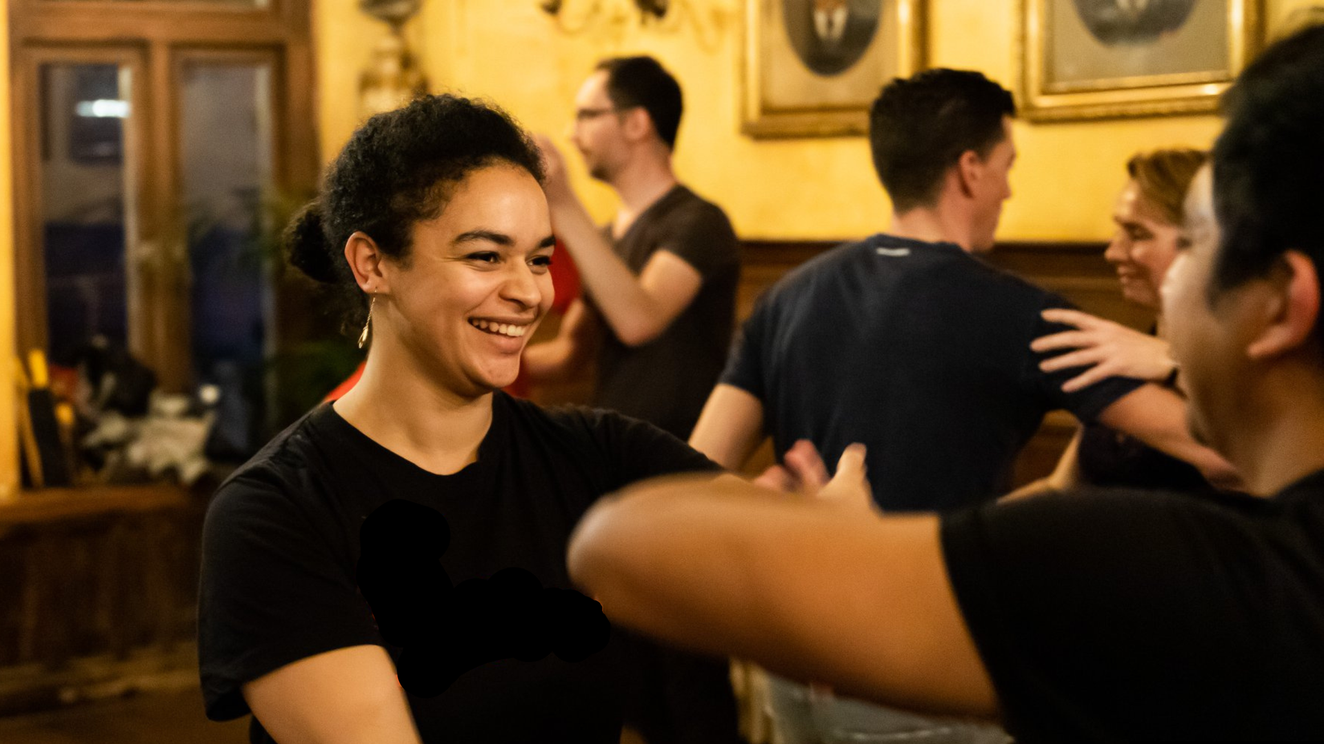 Pop-up theater: salsaworkshop